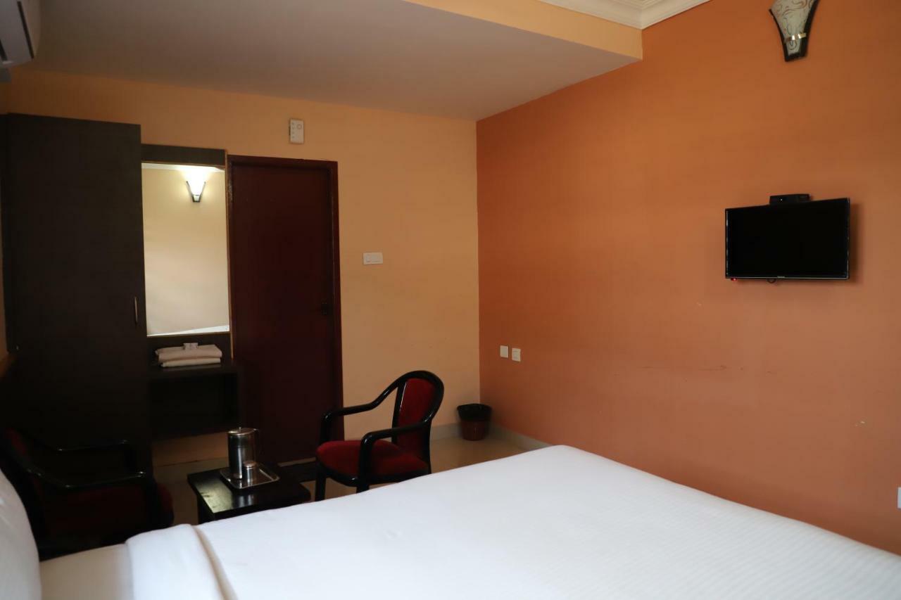 Hotel Namaskar Kumbakonam Buitenkant foto
